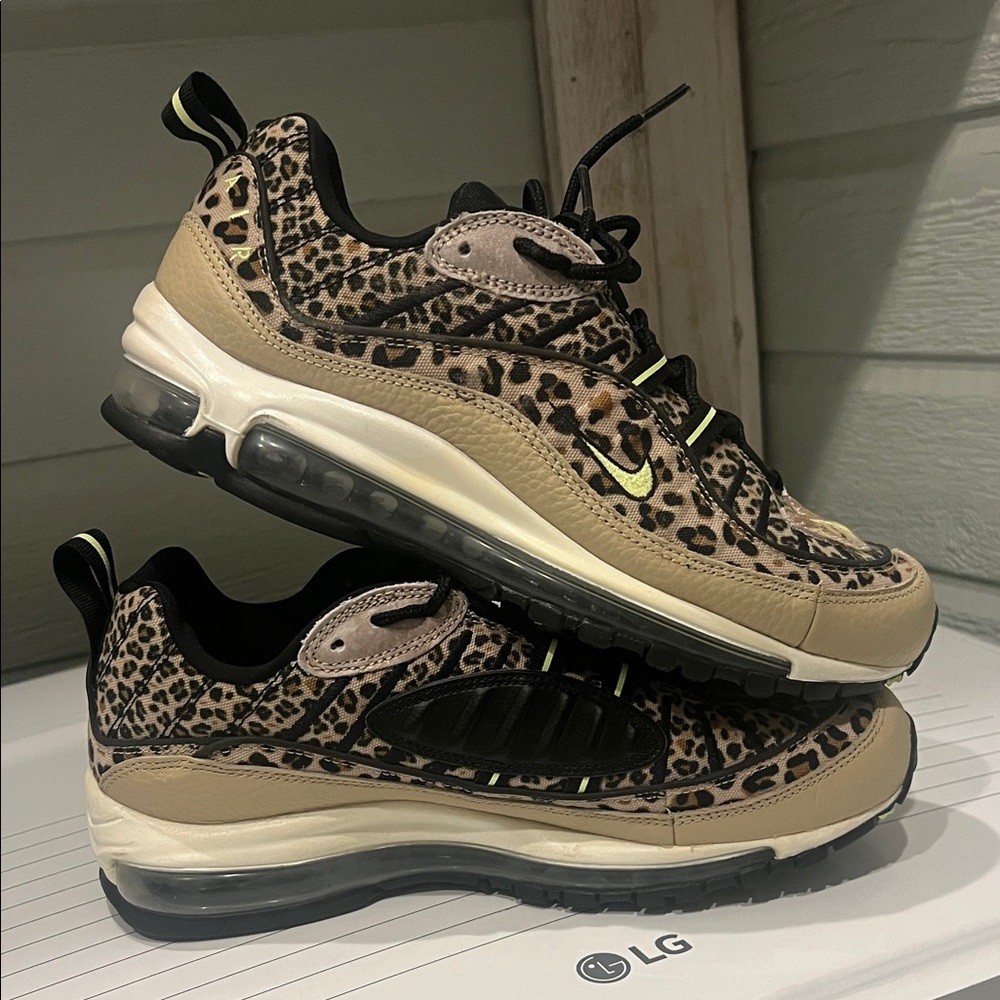 Nike Leopard Print Women's shoes. NEW!!